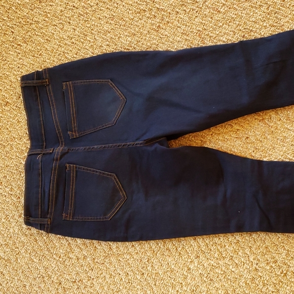 NWT distressed high waisted jegging - Picture 6 of 6